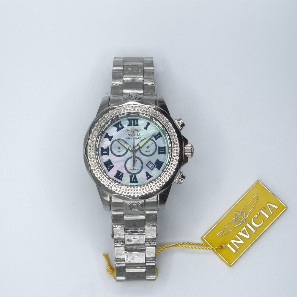 NWT - Diamond Invicta Grand Diver Men's Watch (Model 16257).